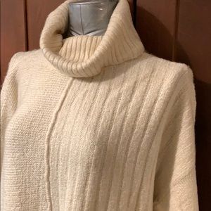 SALE!! Thigh length sweater NWT.  
duplicate.